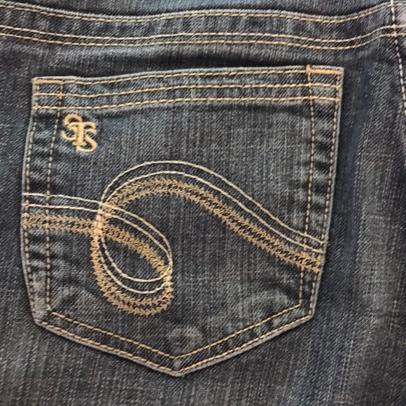 See Through Soul Crop Jeans - Picture 4 of 5
